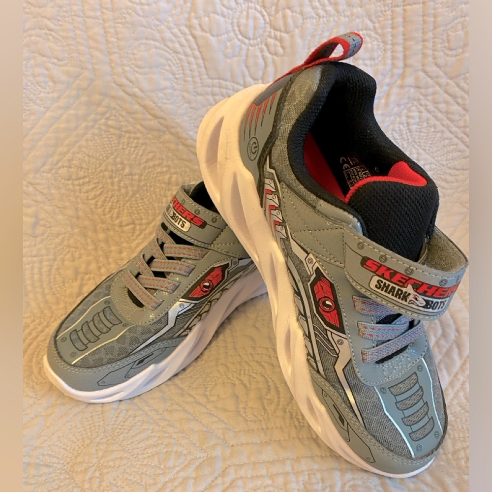 NEW never worn! Light-Up Skechers :) Shark Bots Sneakers
